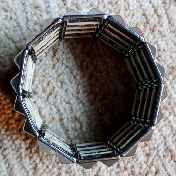 Silver Pyramid Stud 4 Row Punk Rockers Gothic Stretchy Bracelet Glam Heavy Metal - Picture 8 of 11